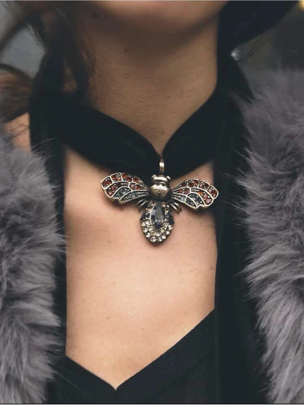 Crystal Bee Pendant Necklace Black Ribbon Choker Jewelry - Picture 1 of 3